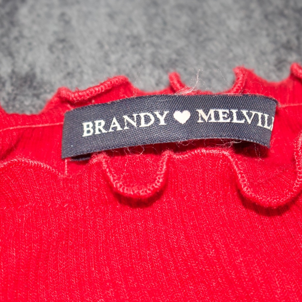 Brandy Melville cropped red top - Picture 2 of 2